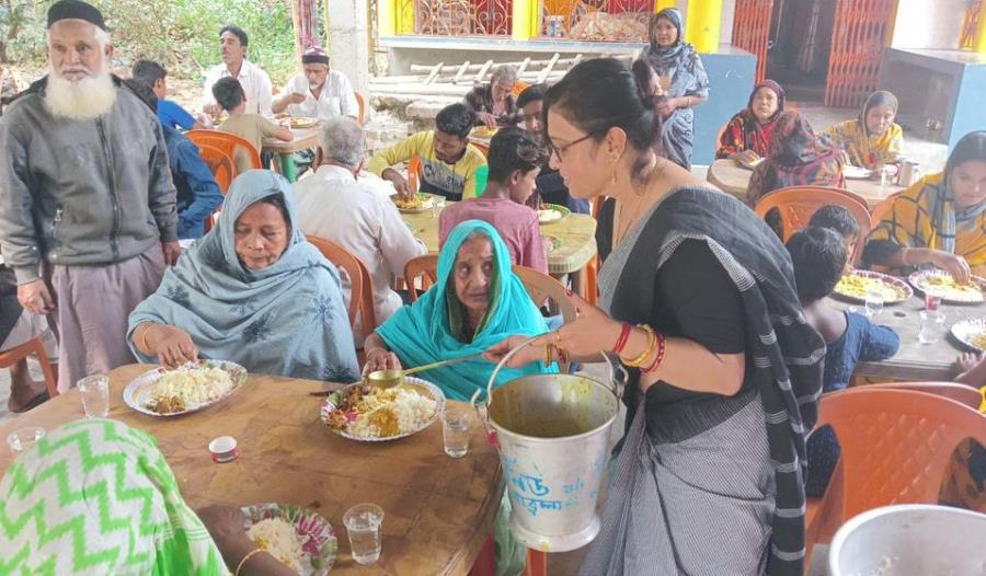 Lunch organise in Nandigram